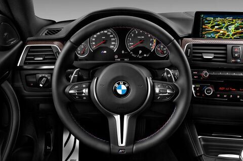 BMW M4 (Baujahr 2016) - 2 Türen Lenkrad