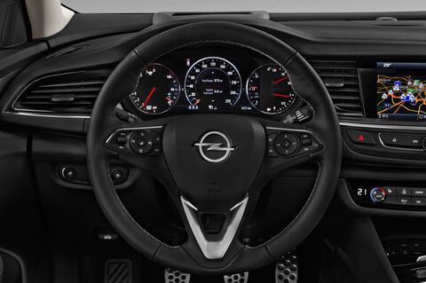 Opel Insignia Grand Sport (Baujahr 2017) Dynamic 5 Türen Lenkrad