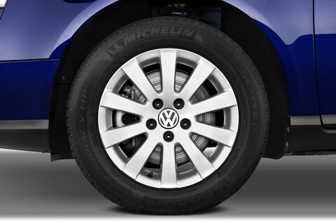 Volkswagen Passat (Baujahr 2010) Comfortline 5 Türen Reifen und Felge
