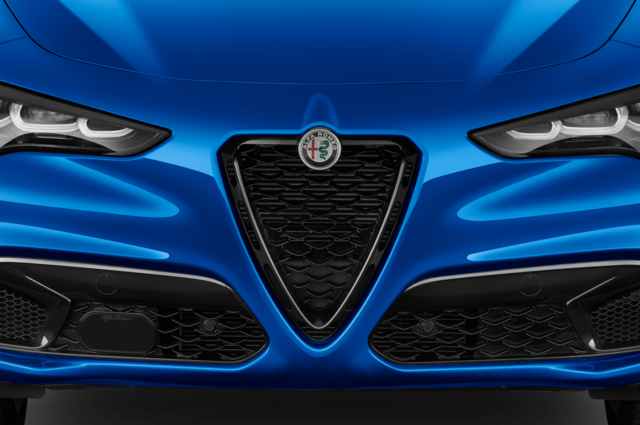 Alfa Romeo Stelvio (Baujahr 2023) Veloce 5 Türen Kühlergrill und Scheinwerfer