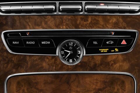 Mercedes C-Class (Baujahr 2015) Exclusive 4 Türen Radio und Infotainmentsystem