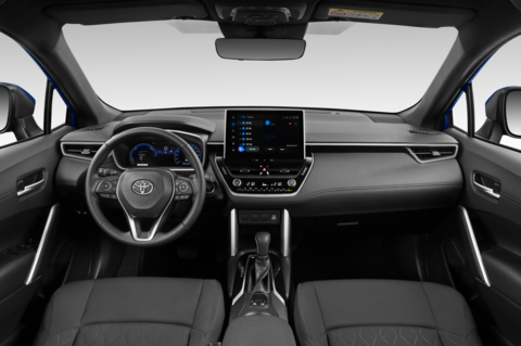 Toyota Corolla Cross (Baujahr 2023) Lounge 5 Türen Cockpit und Innenraum