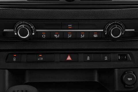 Peugeot Expert (Baujahr 2017) Premium 4 Türen Temperatur und Klimaanlage