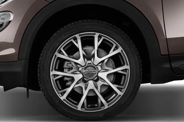 FIAT 500X (Baujahr 2016) Cross Plus 5 Türen Reifen und Felge
