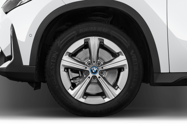 BMW X1 Plug-in Hybrid (Baujahr 2023) Base 5 Türen Reifen und Felge