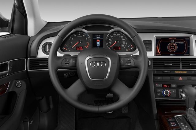 Audi A6 (Baujahr 2010) - 4 Türen Lenkrad