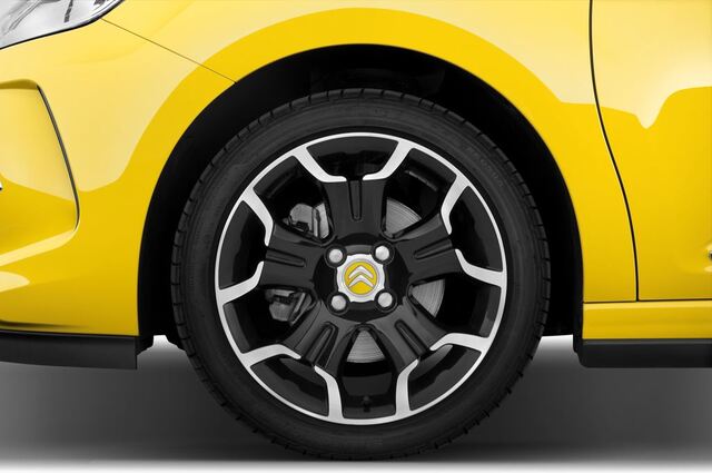 Citroen DS3 (Baujahr 2010) SportChic 3 Türen Reifen und Felge