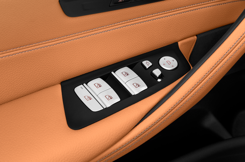 BMW 5 Series Touring (Baujahr 2020) Luxury Line 5 Türen Bedienungselemente Tür