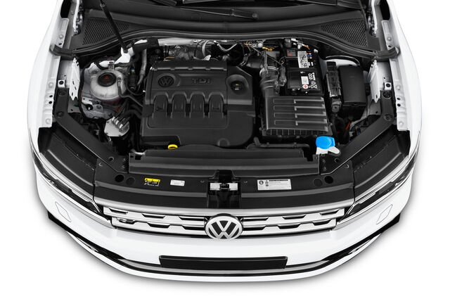 Volkswagen Tiguan (Baujahr 2019) Highline 5 Türen Motor