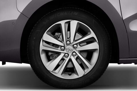 Peugeot Traveller (Baujahr 2017) Allure 4 Türen Reifen und Felge