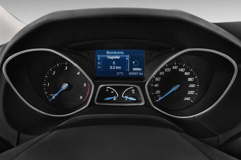 Ford Focus (Baujahr 2012) Trend 5 Türen Tacho und Fahrerinstrumente