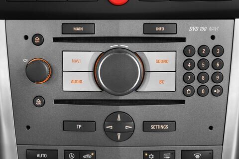 Opel Antara (Baujahr 2011) Design Edition 5 Türen Radio und Infotainmentsystem