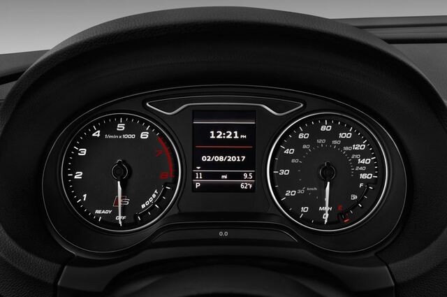 Audi S3 (Baujahr 2017) - 4 Türen Tacho und Fahrerinstrumente