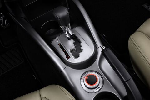 Mitsubishi Outlander (Baujahr 2010) - 5 Türen Schalthebel