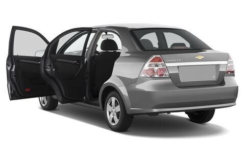 Chevrolet Aveo (Baujahr 2010) LS 4 Türen Tür geöffnet