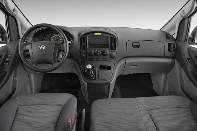 Hyundai H-1 (Baujahr 2010) - 5 Türen Cockpit und Innenraum