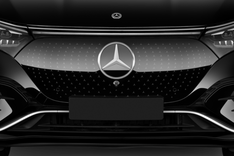 Mercedes EQS SUV (Baujahr 2023) AMG Line 5 Türen Kühlergrill und Scheinwerfer