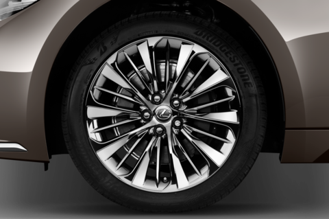 Lexus LS (Baujahr 2022) Base 500h 4 Türen Reifen und Felge