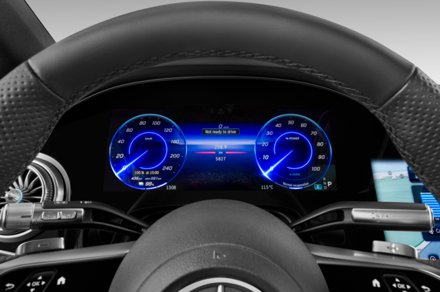 Mercedes EQS SUV (Baujahr 2023) AMG Line 5 Türen Tacho und Fahrerinstrumente