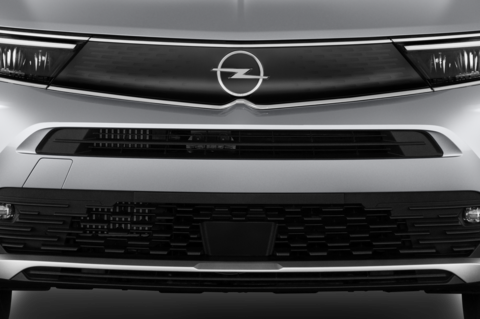 Opel Mokka (Baujahr 2021) Elegance 5 Türen Kühlergrill und Scheinwerfer