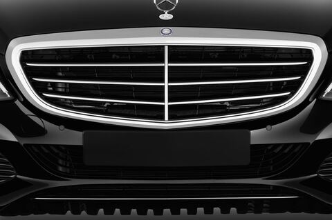 Mercedes C-Class (Baujahr 2015) Exclusive 4 Türen Kühlergrill und Scheinwerfer