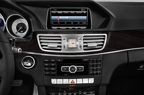 Mercedes E-Class (Baujahr 2014) Avantgarde 4 Türen Radio und Infotainmentsystem