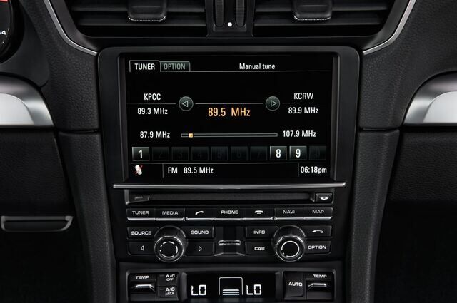 Porsche 911 (Baujahr 2012) Carrera S 2 Türen Radio und Infotainmentsystem