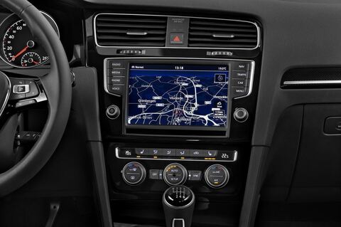 Volkswagen Golf (Baujahr 2013) Highline 3 Türen Mittelkonsole