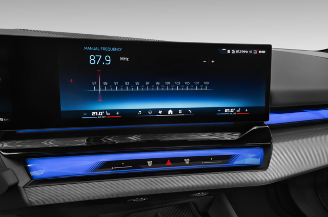 BMW i5 (Baujahr 2024) M60 xDrive 5 Türen Radio und Infotainmentsystem