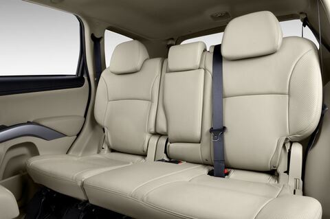 Mitsubishi Outlander (Baujahr 2010) - 5 Türen Rücksitze