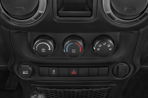 Jeep Wrangler Unlimited (Baujahr 2014) Sport 5 Türen Temperatur und Klimaanlage