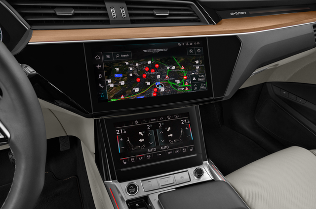 Audi Q8 e-tron (Baujahr 2023) Advanced 5 Türen Mittelkonsole