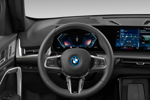 BMW iX1 (Baujahr 2023) M Sportpaket 5 Türen Lenkrad