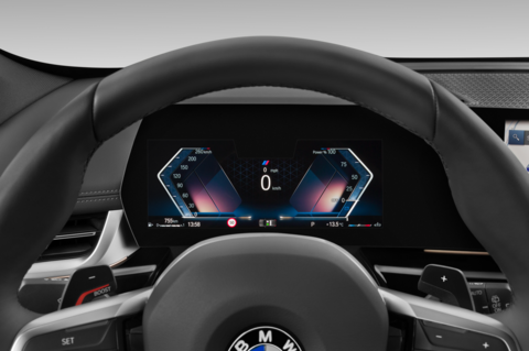 BMW X1 (Baujahr 2023) M Sportpaket 5 Türen Tacho und Fahrerinstrumente