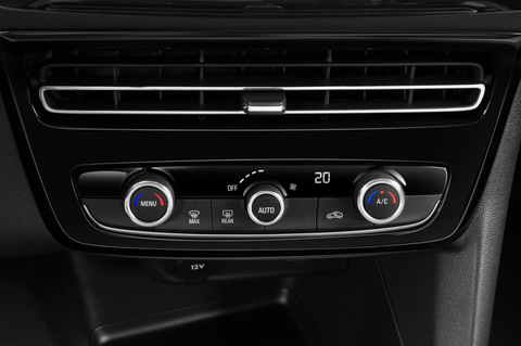 Opel Mokka (Baujahr 2021) Elegance 5 Türen Temperatur und Klimaanlage