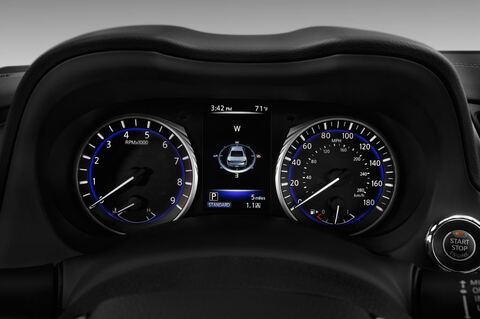 Infiniti Q60 (Baujahr 2017) Premium 2 Türen Tacho und Fahrerinstrumente