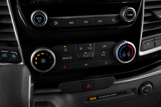 Ford Tourneo Custom (Baujahr 2020) Titanium 4 Türen Temperatur und Klimaanlage