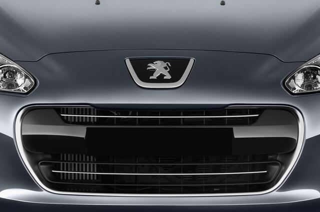 Peugeot 308 (Baujahr 2013) Allure 2 Türen Kühlergrill und Scheinwerfer