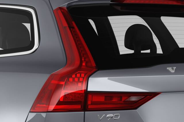 Volvo V90 (Baujahr 2017) Inscription 5 Türen Rücklicht