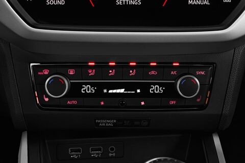 SEAT Arona (Baujahr 2018) Xcellence 5 Türen Temperatur und Klimaanlage