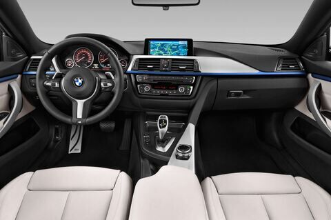 BMW 4 Series (Baujahr 2015) M Sport 2WD AT 5 Türen Cockpit und Innenraum