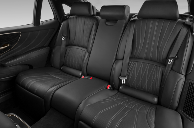 Lexus LS (Baujahr 2022) Executive Line 4 Türen Rücksitze