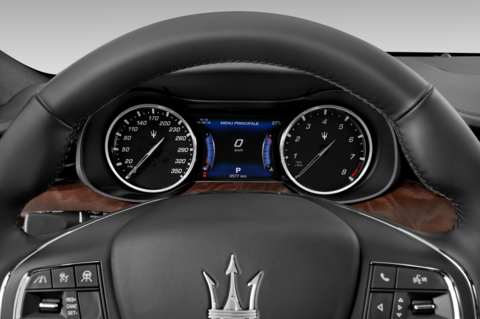 Maserati Quattroporte (Baujahr 2022) GT 4 Türen Tacho und Fahrerinstrumente
