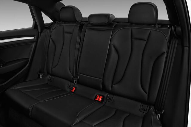 Audi S3 (Baujahr 2017) - 4 Türen Rücksitze