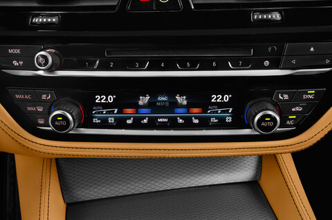 BMW 5 Series (Baujahr 2018) - 4 Türen Temperatur und Klimaanlage