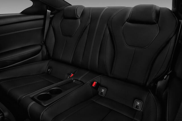 Infiniti Q60 (Baujahr 2017) Premium 2 Türen Rücksitze