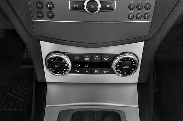 Mercedes C-Class (Baujahr 2011) Avantgarde 4 Türen Temperatur und Klimaanlage