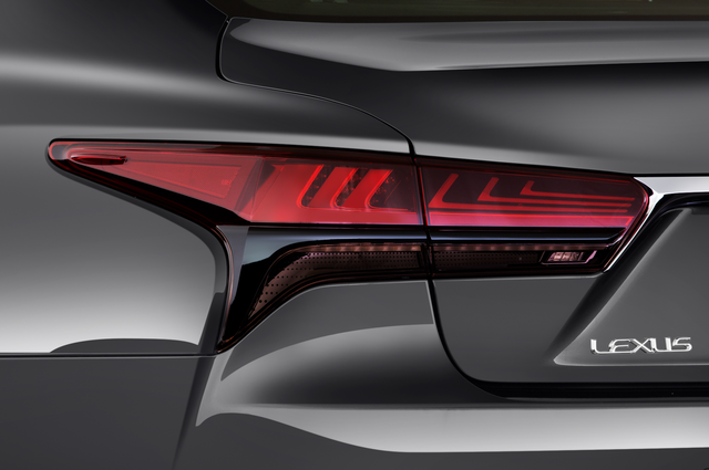 Lexus LS (Baujahr 2022) Executive Line 4 Türen Rücklicht