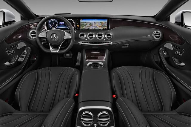 Mercedes S-Class (Baujahr 2016) AMG Line 2 Türen Cockpit und Innenraum