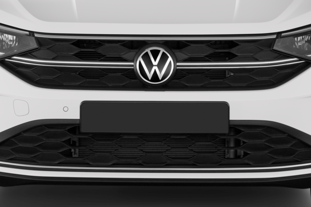 Volkswagen Taigo (Baujahr 2022) Life 5 Türen Kühlergrill und Scheinwerfer